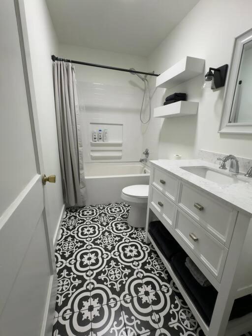 Creekside - 5 Mins From La Tech And Sports Complex Holiday home *